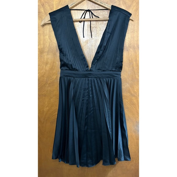 Abercrombie & Fitch Black Satin Plunge Pleated Babydoll Mini Dress Formal Small - Picture 2 of 14